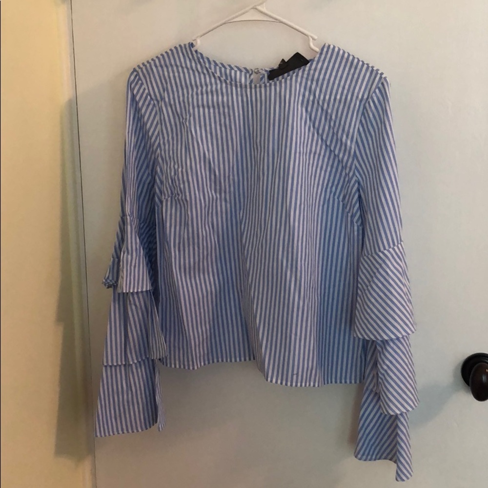 Anthropologie blue & white top, tiered sleeves